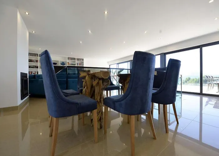 Charming 4 Bedrooms View Private Pool Villa Caminha