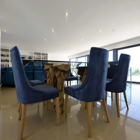 Charming 4 Bedrooms View Private Pool فيلة كامينيا