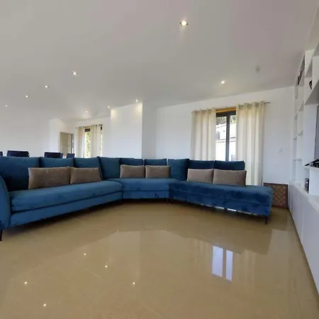 Charming 4 Bedrooms View Private Pool