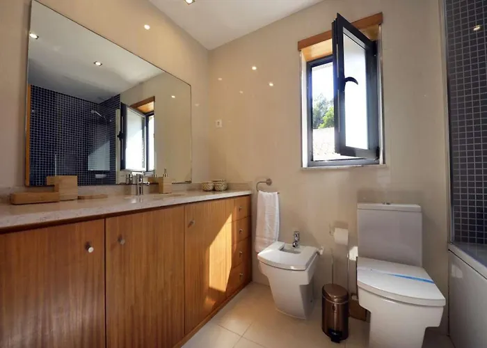 Charming 4 Bedrooms View Private Pool * Caminha