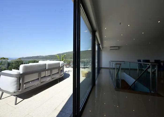 Charming 4 Bedrooms View Private Pool Villa Caminha